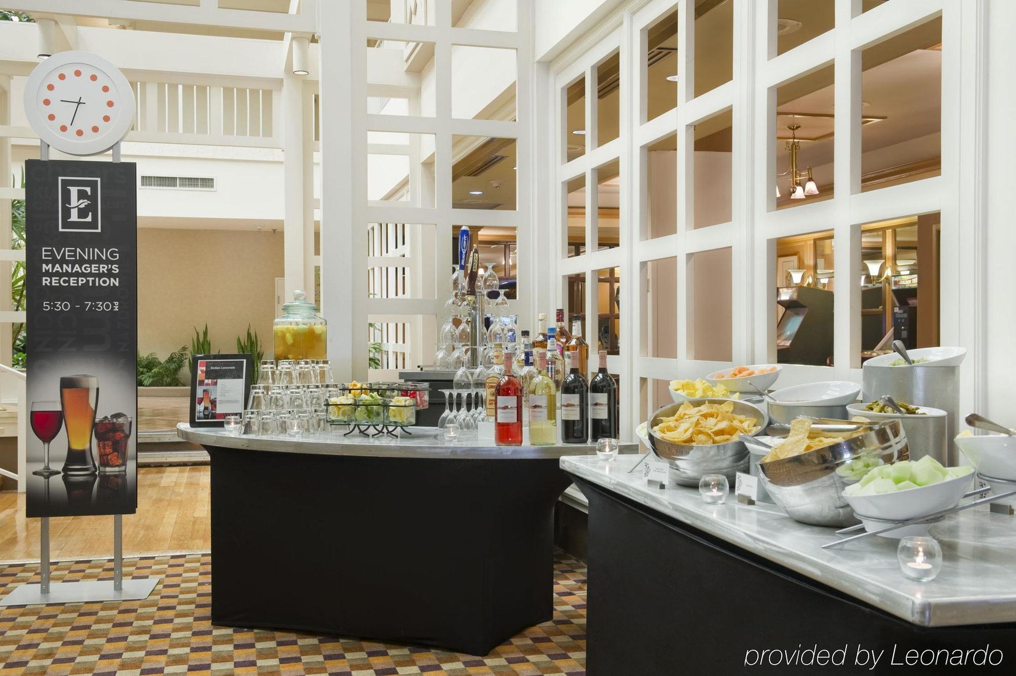 Embassy Suites By Hilton Atlanta Airport Колледж Парк Ресторан фото