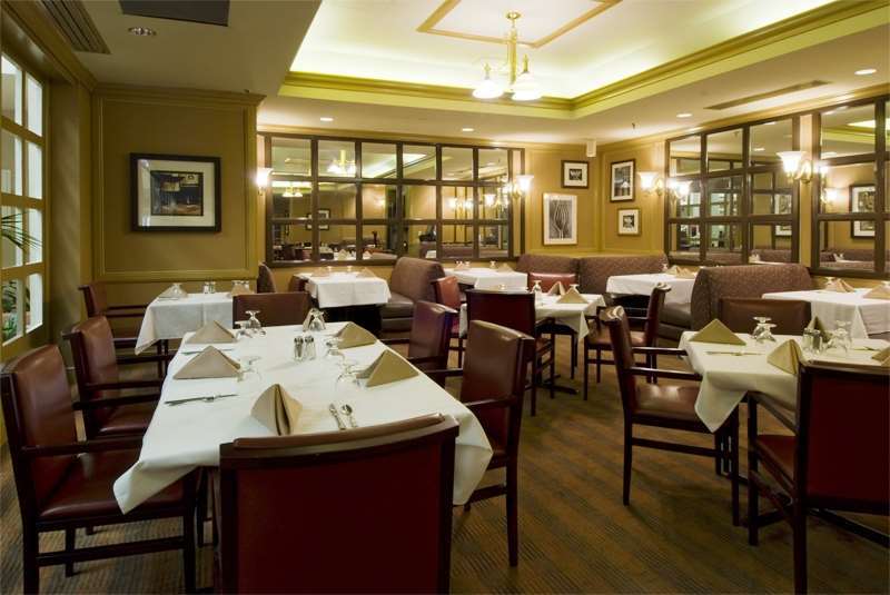 Embassy Suites By Hilton Atlanta Airport Колледж Парк Ресторан фото