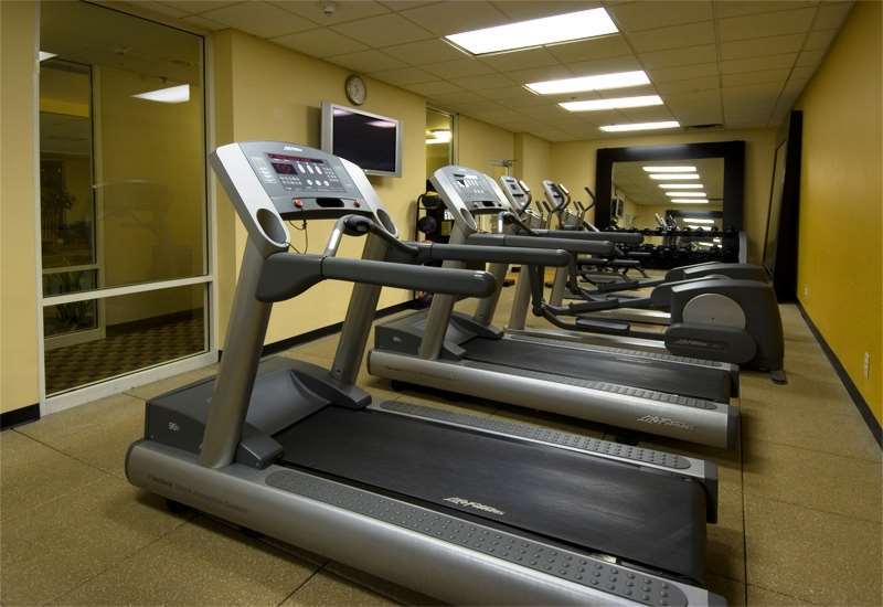 Embassy Suites By Hilton Atlanta Airport Колледж Парк Удобства фото